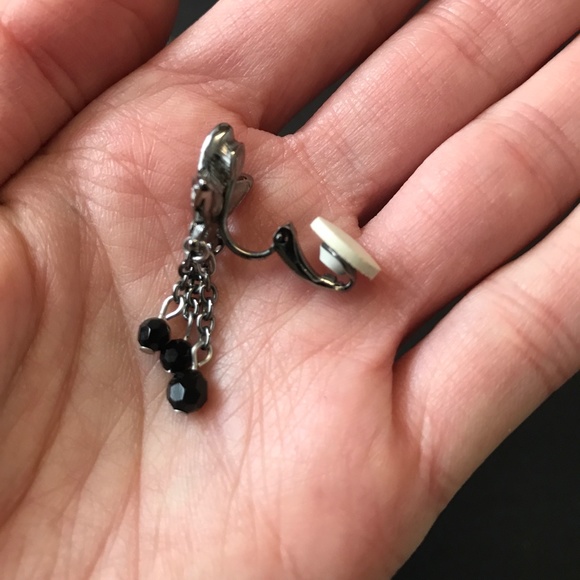 Swarovski Crystal Set Black Flower Necklace Silver Clip On Earrings Goth - Picture 8 of 9